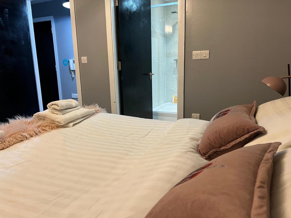 2 Bedroom Free Parking By Concert Square Sleeps 8 ลิเวอร์พูล ภายนอก รูปภาพ